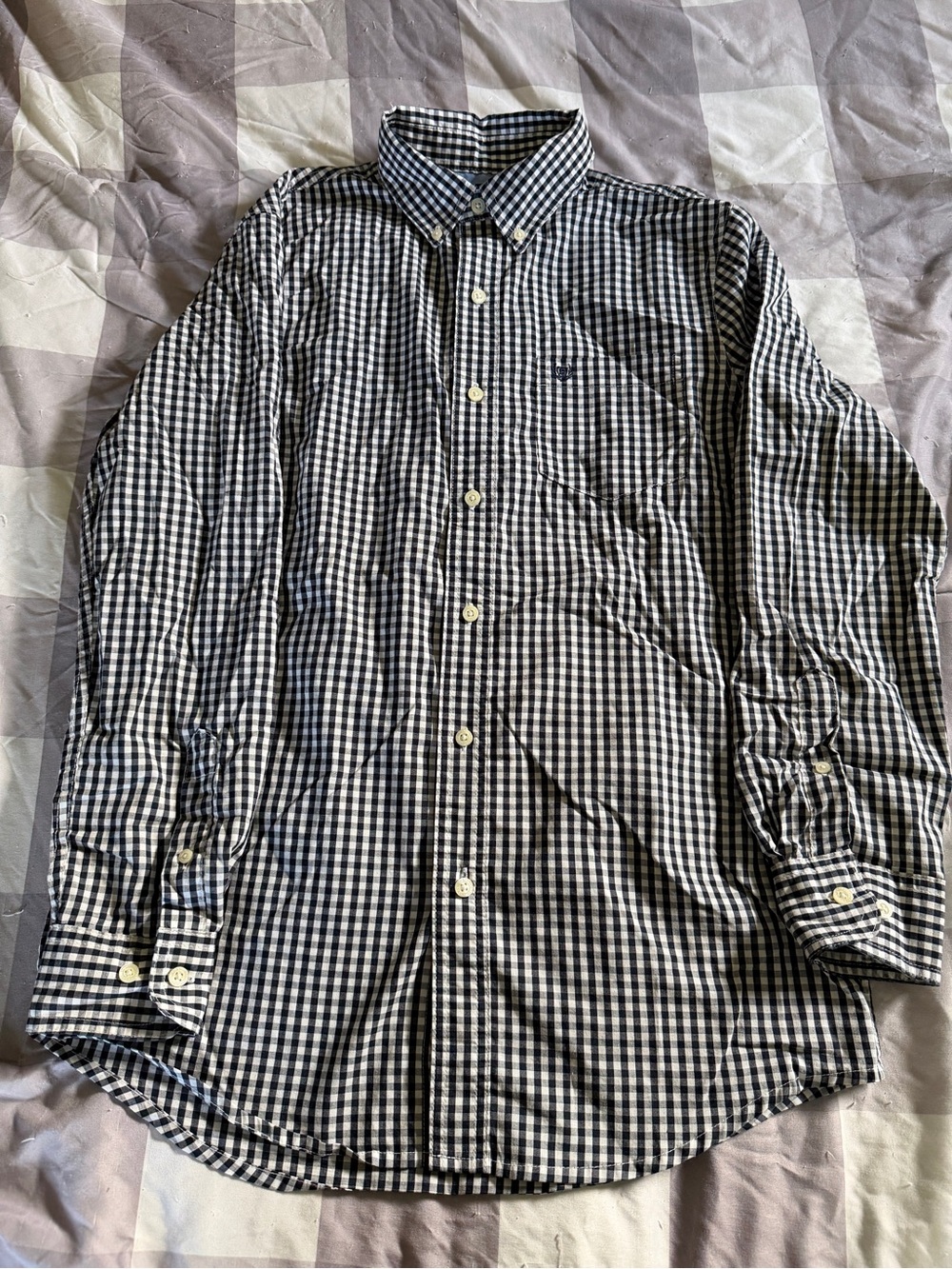 CHAPS - Men's Classic Button-Down Gingham Shirt in Black and White